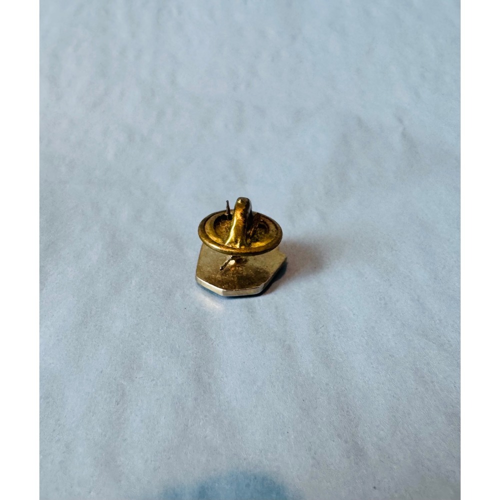 Vintage Ford Motor Company Lapel Pin Red Enamel Gear Lightning Bolt Logo Hat Tac - Picture 2 of 2